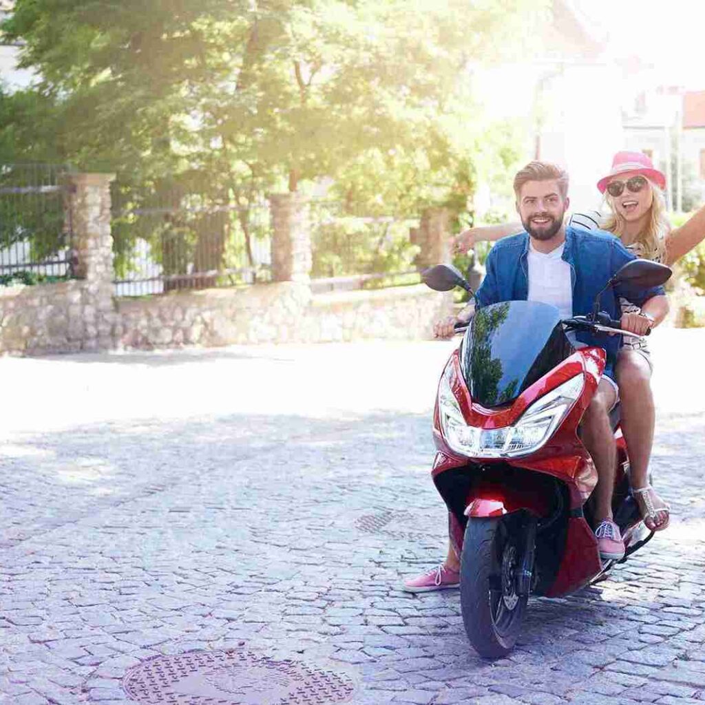 RentlyBDG adalah salah satu rekomendasi rental motor Bandung Tengah