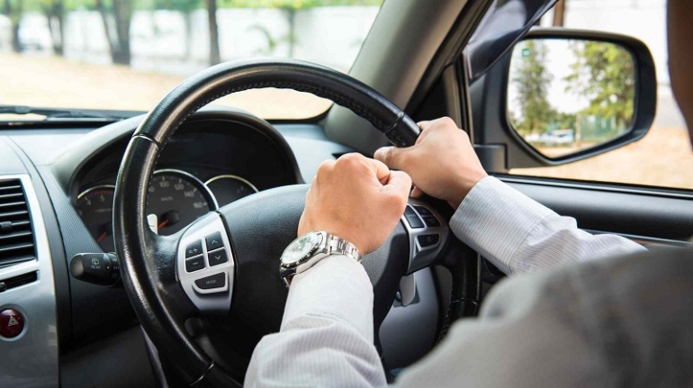 Sewa mobil murah di Bandung